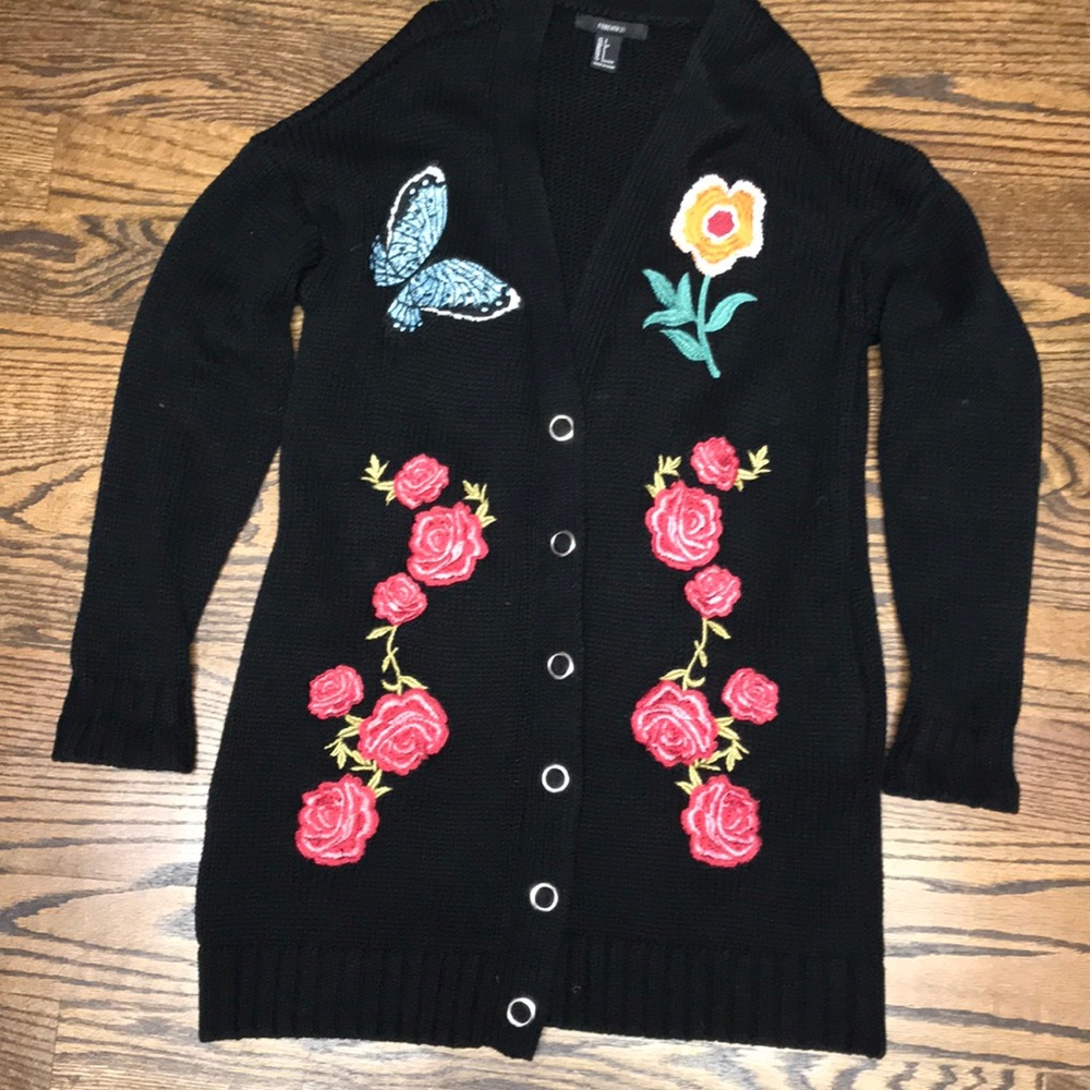 Adorable patch cardigan Forever 21